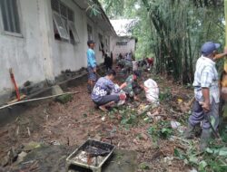 Koramil Batang Alai Selatan Bersama Warga Bersihkan SDN Surapati, Tumbuhkan Kesadaran Peduli Lingkungan
