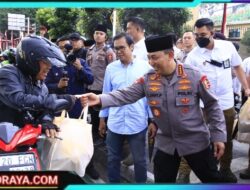 Masyarakat Antusias Saat Kapolri Turun Langsung Berbagi Takjil