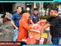 Berbagi di Bulan Suci Ramadhan, Satreskrim Polres Pelabuhan Tanjung Perak Bagikan Takjil Untuk Masyarakat Surabaya
