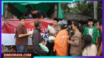 Ngabuburit, Polres Probolinggo Kota Berbagi Baksos Untuk Warga Kurang Mampu