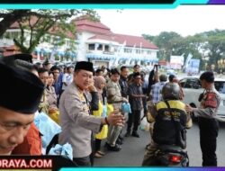 Pasca Aksi Demo Polresta Malang Kota dan Forkopimda Bersama GMNI Jatim Kerja Bakti dan Berbagi Sembako