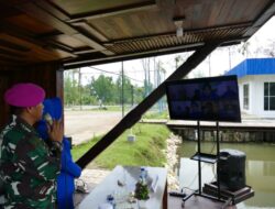 Komandan Lanmar Sorong Melaksanakan Exit Briefing Di Taman Kompleks Primkopal Lanmar Sorong