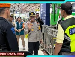 Pastikan Mudik Nyaman Kapolres Madiun Kota Pantau Keamanan di Stasiun Kereta Api