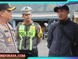 Kapolres Probolinggo Patroli Dialogis di Gunung Bromo Pastikan Keamanan Wisatawan Saat Lebaran
