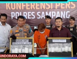 Satresnarkoba Polres Sampang Tangkap Kurir Narkoba, 938,73 Gram Sabu Disita