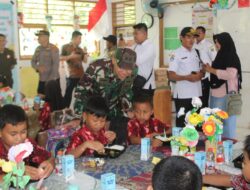 Forkopimda Tabalong Serahkan 1000 Makanan Bergizi Gratis untuk Siswa SD di Kecamatan Upau