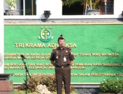 Kajati Jatim Dr. Kuntadi Pimpin Apel, Pagi Perdana di Kantor Kejati Jatim