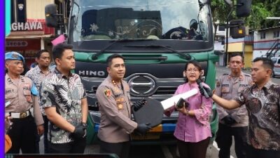 Korban Curanmor Tersenyum Sumringah Saat Polres Pelabuhan Tanjung Perak Temukan dan Kembalikan Kendaraan Yang Hilang