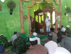 Satgas TMMD Ke-124 Kodim 1002/HST Tunaikan Sholat Jum’at di Sela Kegiatan