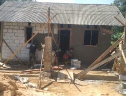 Berdiri Kokoh Dinding Rumah Milik Pak Cahyo Mulai Di Plaster Personel Satgas TMMD Ke-124 Kodim 1009/Tla
