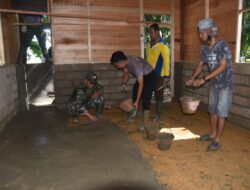 Satgas TMMD ke-124 Kodim 1002/HST Lanjutkan Pengecoran Lantai di Rumah Ardiansyah