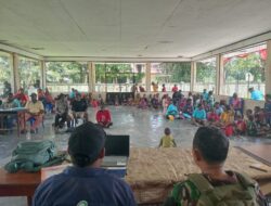Bantu Percepatan Pembangunan, Satgas Yonif 611/Awang Long Hadiri Musyawarah Pembangunan Desa Nayaro
