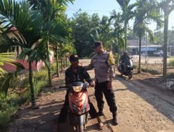 Bhabinkamtibmas Sambangi Warga, sekaligus Sisipkan Pesan Kamtibmas