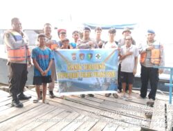 Dekatkan Layanan Kesehatan ke Warga Pesisir, Satpolairud Polres Pulang Pisau Bersama Sidokkes Hadirkan Klinik Terapung