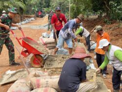 Semangat Gotong Royong Diwujudkan Dalam Kegiatan TMMD Ke-124 Kodim 1009/Tanah Laut