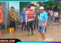 Polres Jombang Kirim Paket Sembako Untuk Warga Terdampak Banjir di Kademangan