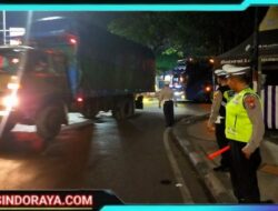 Kanitlantas Polsek Simokerto, Pimpin Patroli Antisipasi Konvoi Anarkis di Anniversary Persebaya ke-98