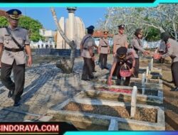 Kapolres Sampang Pimpin Ziarah dan Tabur Bunga ke TMP Kusuma Bangsa