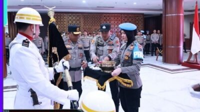 Kapolda Jatim Pimpin Upacara Pemuliaan Nilai Luhur Tribrata Pataka Polda Jatim ‘Tan Hana Dharma Mangrwa’