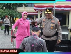 Siraman Air Bunga Warnai Kenaikan Pangkat 80 Personel Polres Nganjuk