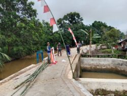 Jelang Penutupan, TMMD ke-124 Kodim 1002/HST Semarakkan Pengambau Hilir Luar dengan Umbul-umbul