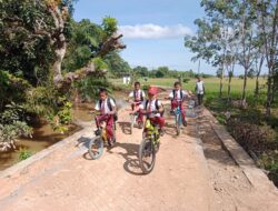Jalan TMMD ke-124 di Pengambau Hilir Luar Nikmati, Anak-anak Berangkat Sekolah dengan Riang