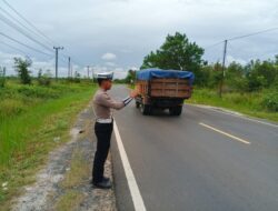 Personel Satlantas Polres Pulang Pisau, Menggelar Patroli Daerah Rawan Laka dan Rawan Pelanggaran Lalu Lintas