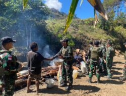 Kepedulian Kepada Warga, Satgas Yonif 611/Awang Long Melaksanakan Anjangsana Kerumah Duka