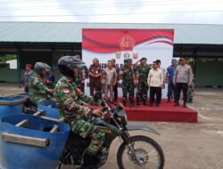 Dandim 1208/Sambas Dampingi Waaster Panglima TNI Dan Danrem 121/Abw Salurkan Bantuan Kepada Masyarakat Perbatasan