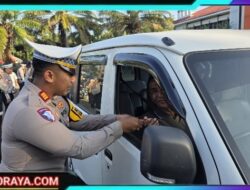 Operasi Patuh Semeru 2025 Polres Probolinggo Beri Hadiah Bagi Pengendara Yang Tertib Lalu Lintas