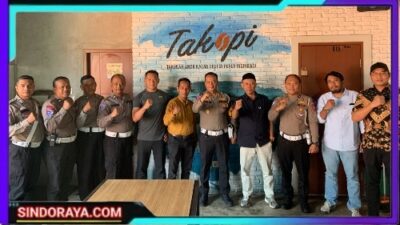 Polantas Menyapa : Polres Pelabuhan Tanjung Perak Ajak Komunitas Forum Komunitas Pelabuhan Roro Jadi Pelopor Tertib Berlalu Lintas