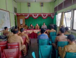 Wakili Danramil 04/Jawai Babinsa Sentebang Hadiri Rapat Pembentukan Panitia HUT RI Ke 80 Tahun 2025