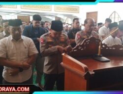 Polda Jatim Gelar Sholat Ghoib Untuk Almarhum Driver Ojol Affan Kurniawan