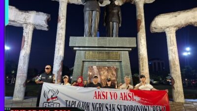 Ormas Arek Suroboyo Bergerak (ASB) Bagikan 1000 Mawar, Tolak Anarkisme dan Serukan Perdamaian Dalam Demokrasi