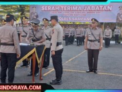 Kapolres Sampang Pimpin Sertijab Kabag SDM, Kabag Log, Kapolsek Jrengik Dan Kapolsek Banyuates