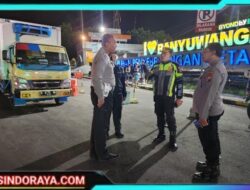 Libatkan Personel Gabungan, Kapolresta Banyuwangi Turun Langsung Pimpin Urai Kepadatan di Pelabuhan Ketapang