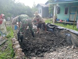 Satgas TMMD ke-125 Kodim 1007/Banjarmasin Lanjutkan Penghamparan Tanah Jalan Bersama Warga