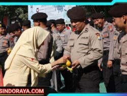 Bunga dan Jeruk Simbol Kepedulian Masyarakat Untuk Polres Batu