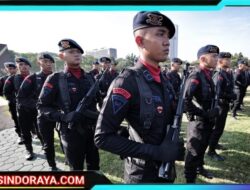 Anggota Sat Brimob Polda Jatim Terima Penghargaan KPLB Dari Kapolri