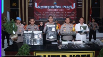 Operasi Tumpas Narkoba Polres Blitar Kota Amankan 9 Tersangka, 1 Diantaranya Pemilik Lahan Ganja