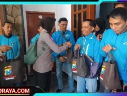 Polri Untuk Masyarakat : Polres Bondowoso Berbagi Sembako Untuk Ojol Sambut Hari Lalu Lintas Bhayangkara ke – 70