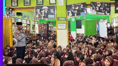 Polisi Masuk Sekolah : Polresta Sidoarjo Gelorakan Anti Bullying