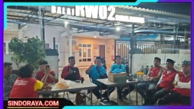 Karang Taruna RW 02 Simolawang Surabaya Aktif Jaga Keamanan dan Bantu Warga Lewat Patroli Malam