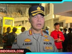 Polda Jatim Bantu Evakuasi Korban Runtuhnya Bangunan Pesantren di Sidoarjo