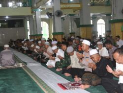 TNI-Polri, dan Pemkab HST Gelar Sholat Berjamaah dan Doa Bersama untuk Keutuhan NKRI