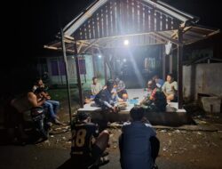 Babinsa Koramil 1002-01/Batang Alai Selatan Hadiri Poskamling di Desa Mahela