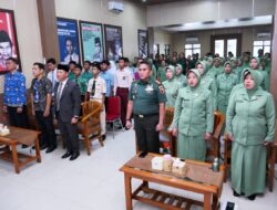 Gelar Penyuluhan Dan pemeriksaan Kesehatan, Kodim 0808 Sosialisasi Bahaya Miras, Narkoba, HIV/AIDS, Pornografi Dan LGBT Kepada Keluarga TNI