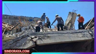 Tim SAR Brimob Polda Jatim Sisir Puing Bangunan Roboh di Ponpes Al Khoziny Sidoarjo