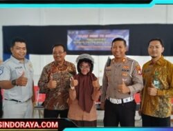 Satlantas Polres Sampang Gelar Police Goes to School di SMAN 1 Sampang, Ajak Pelajar Tertib Berlalu Lintas