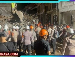 Ratusan Personel Polresta Sidoarjo Berjibaku Bersihkan Puing Bangunan Ponpes Al Khoziny